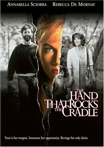 The Hand That Rocks The Cradle [Latino]